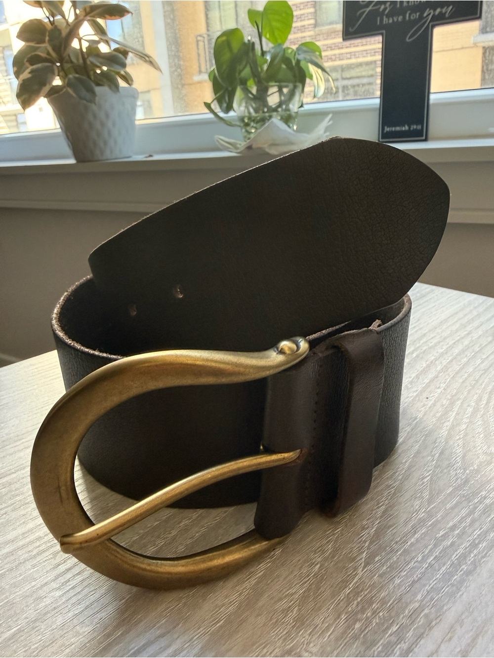 Brown Leather Belt with Brass Curved Buckle Cutout Design Linea Pelle - Picture 8 of 16